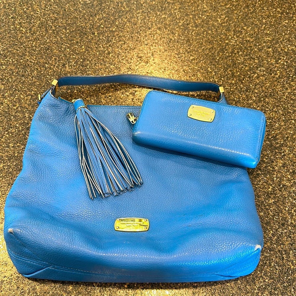 Michael Kors shoulder bag and matching wallet.